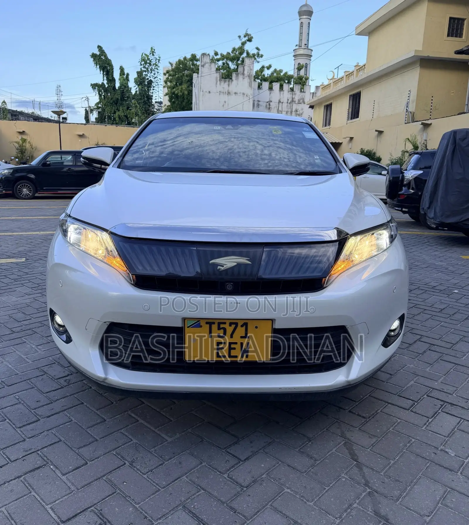 Toyota Harrier 2.0 2016 White