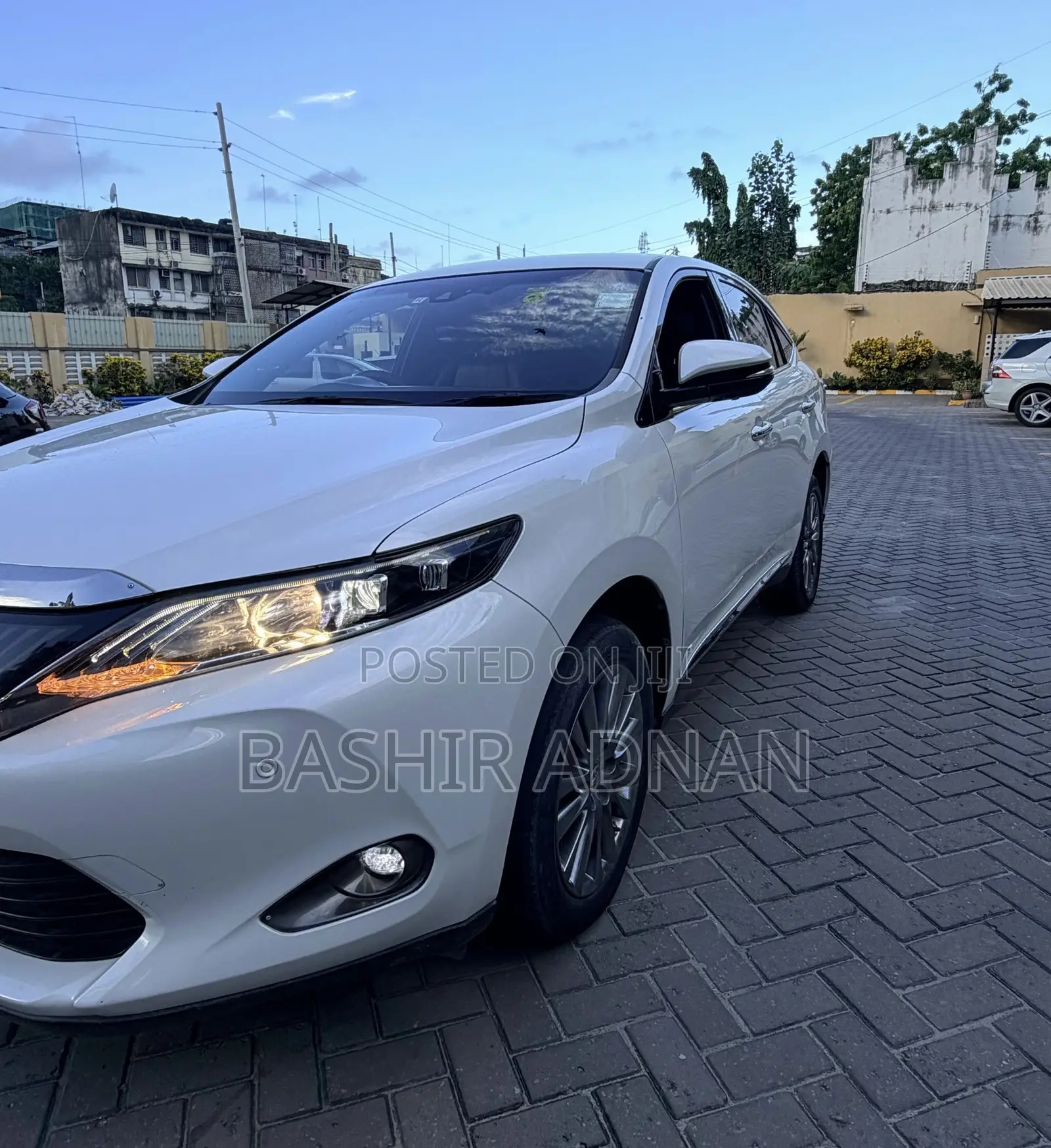 Toyota Harrier 2.0 2016 White