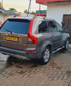 Volvo XC90 3.2 R-Design AWD (3.2L 6cyl 6A) 2010 Brown
