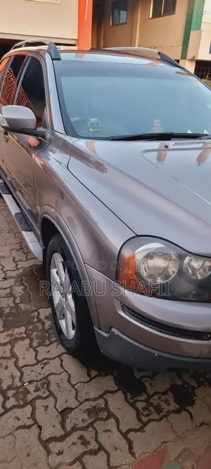Volvo XC90 3.2 R-Design AWD (3.2L 6cyl 6A) 2010 Brown