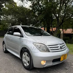Toyota IST 2005 Silver