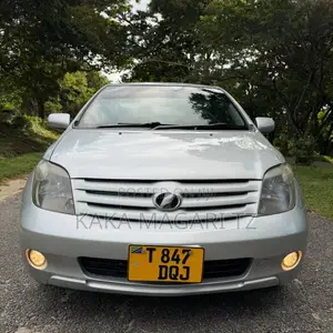 Toyota IST 2005 Silver