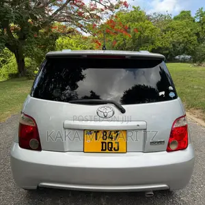 Toyota IST 2005 Silver
