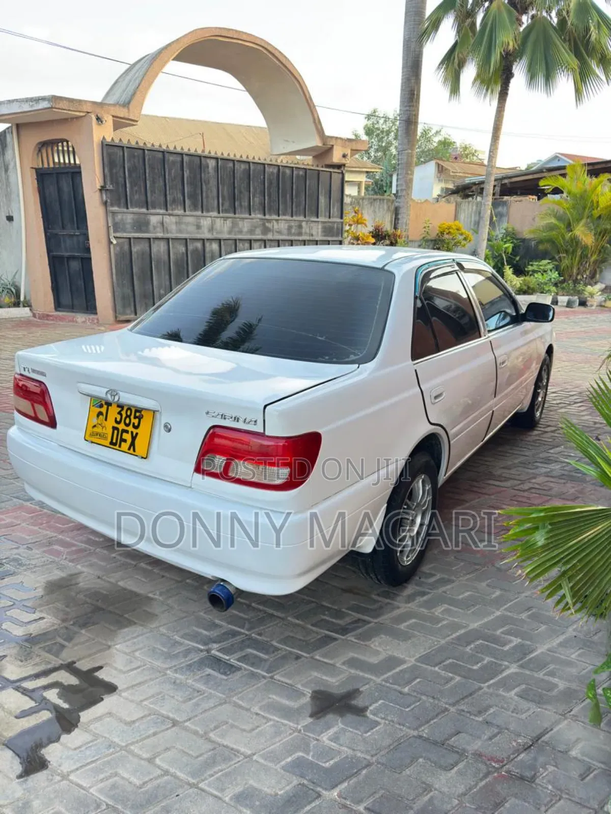 Toyota Carina 1.5 FWD Sedan 2000 White