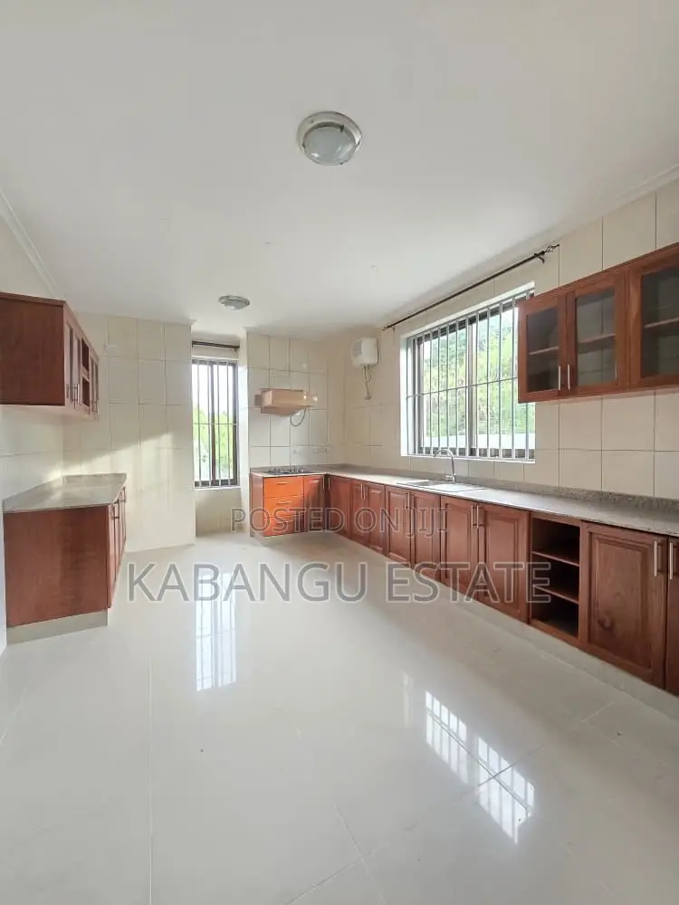 3bdrm Villa in Ada Estates for rent