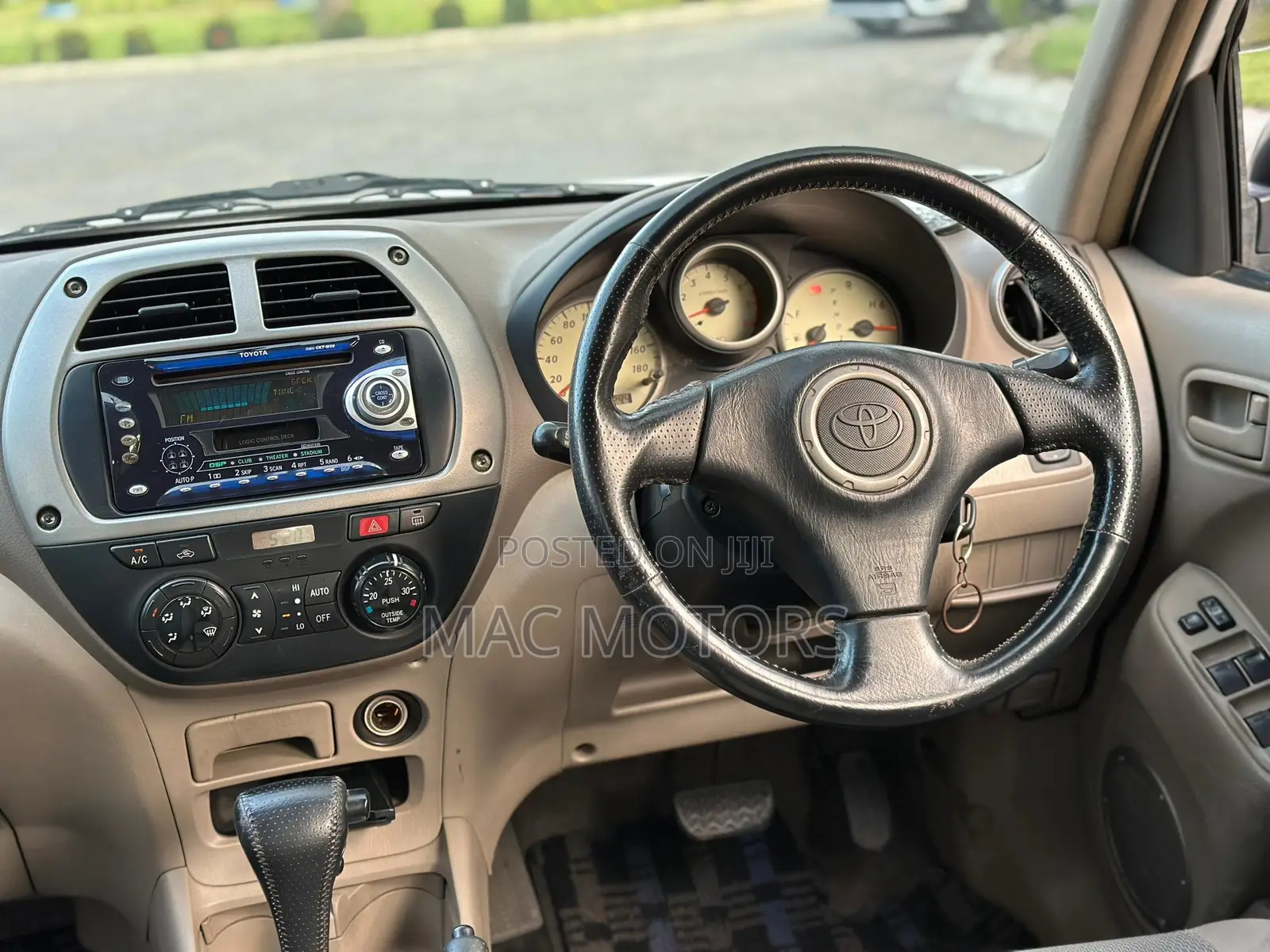 Toyota RAV4 2001 White