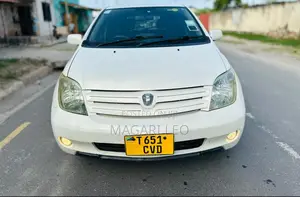 Toyota IST 2004 White