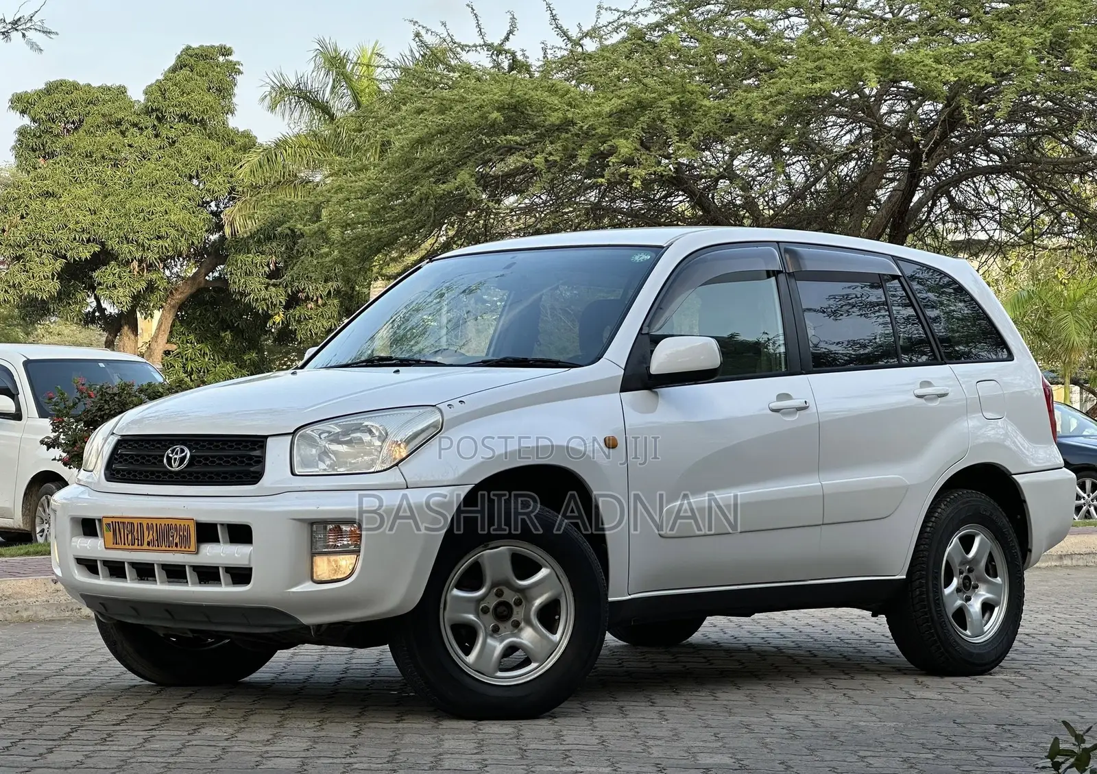 Toyota RAV4 Base FWD 2001 Pearl