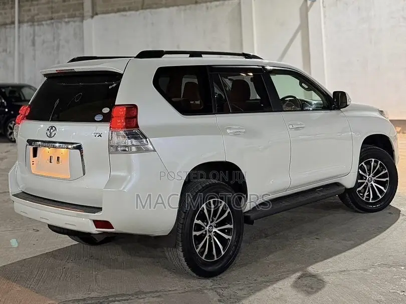 Toyota Land Cruiser Prado 2.7 i 2012 White