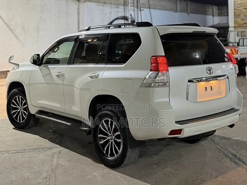 Toyota Land Cruiser Prado 2.7 i 2012 White