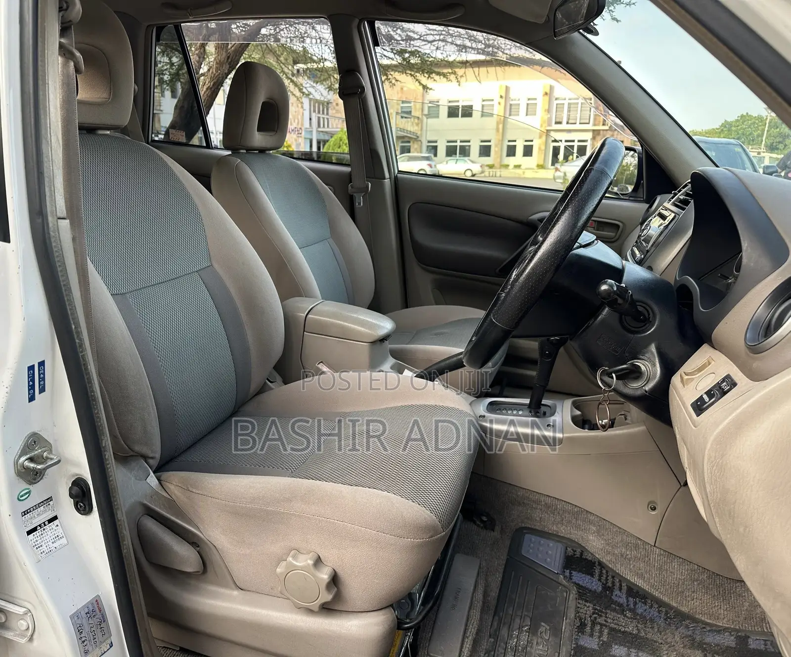 Toyota RAV4 Base FWD 2001 Pearl
