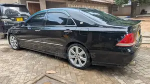 Toyota Crown Royale 2005 Black
