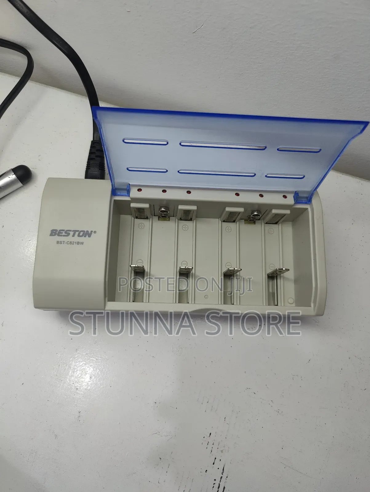 Universal Chargers Za Betri