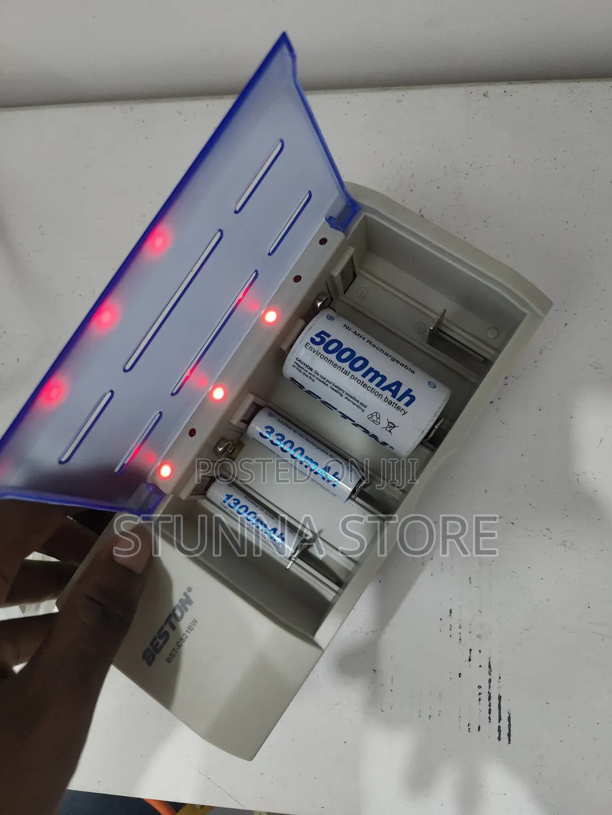 Universal Chargers Za Betri