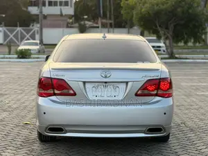 Toyota Crown 2009 Silver