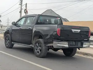 Toyota Hilux 2023 Black