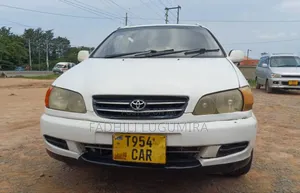Toyota Ipsum 2000 White