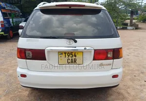 Toyota Ipsum 2000 White