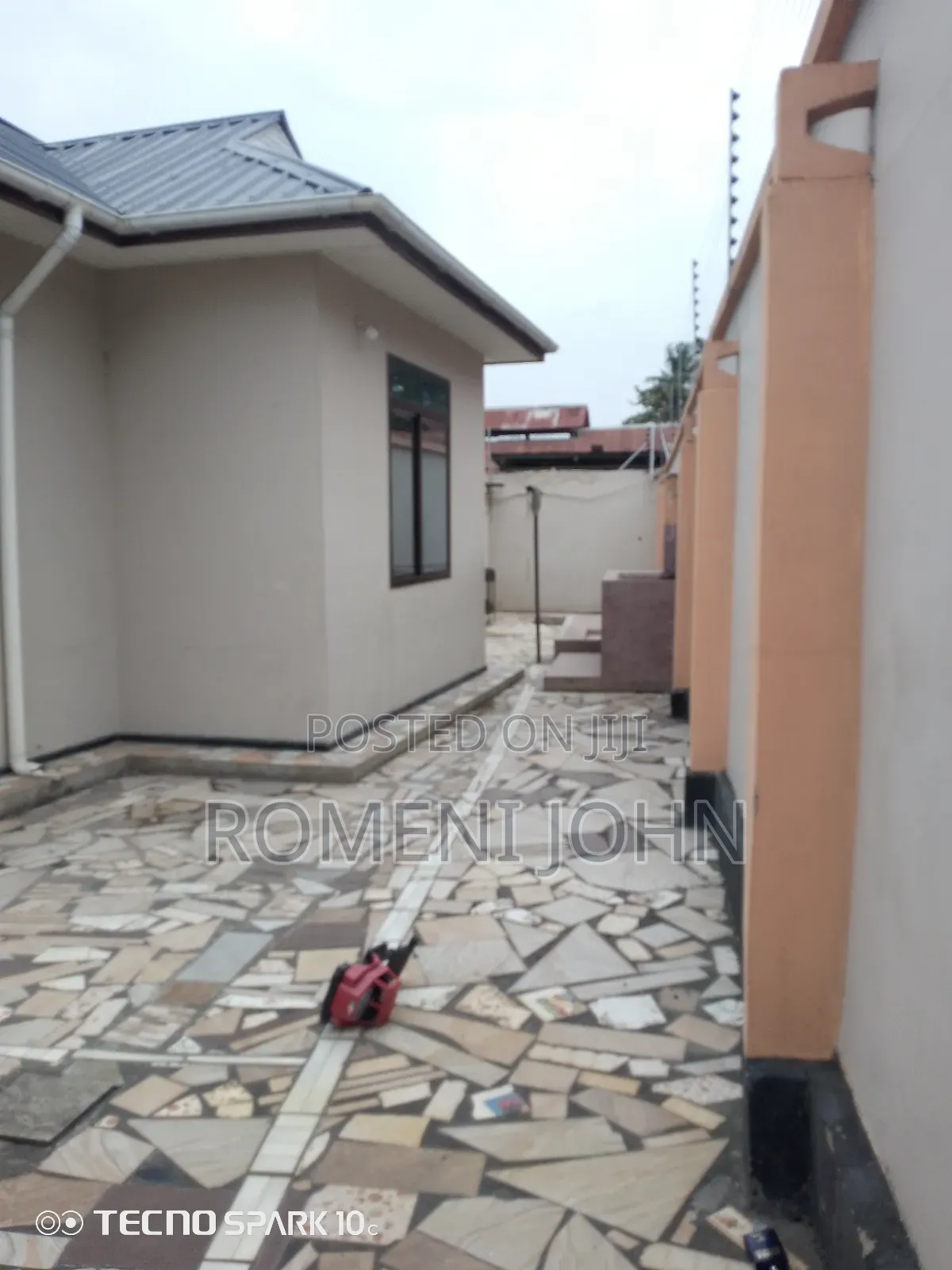 4bdrm Apartment in Tanzania Daresalaam, Ilala for rent