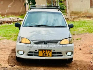 Toyota Corolla Spacio 2000 White