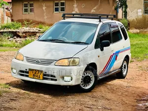 Toyota Corolla Spacio 2000 White