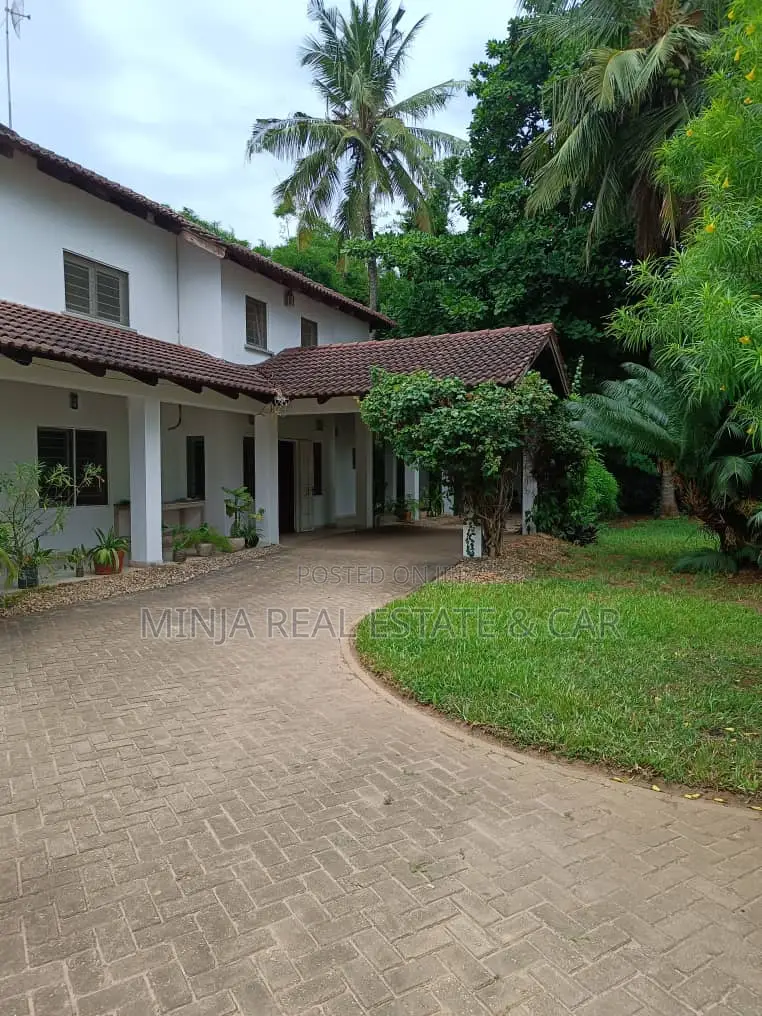 8bdrm House in Masaki for rent