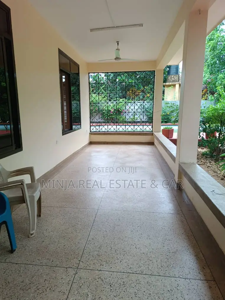 8bdrm House in Masaki for rent