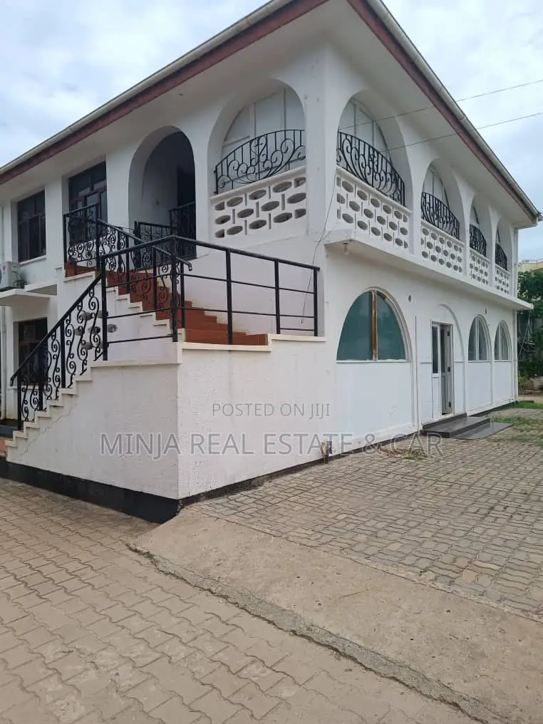 11bdrm House in Masaki for rent