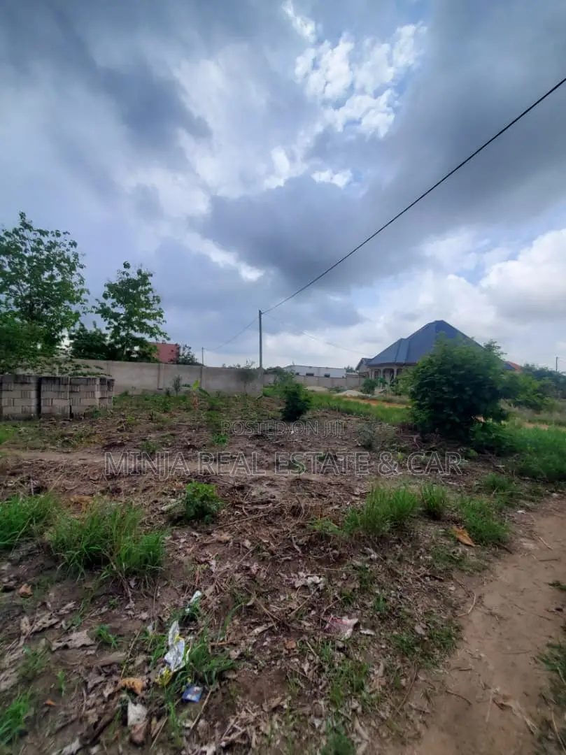 Kiwanja Kinauzwa Madale Msigani