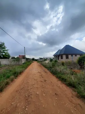 Kiwanja Kinauzwa Madale Msigani