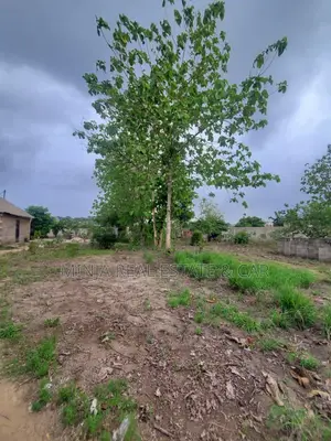 Kiwanja Kinauzwa Madale Msigani