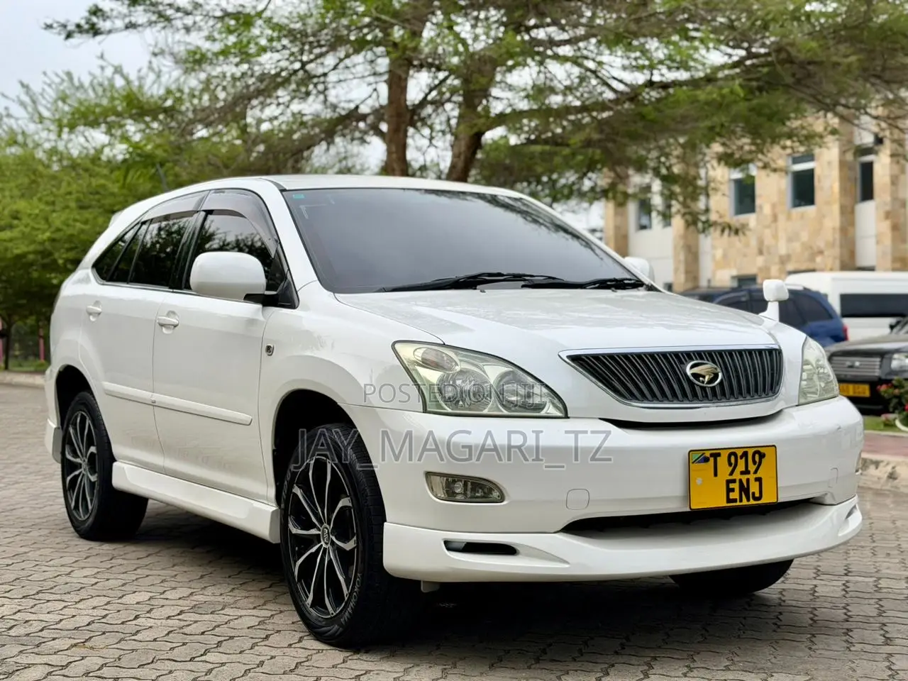 Toyota Harrier 2005 White