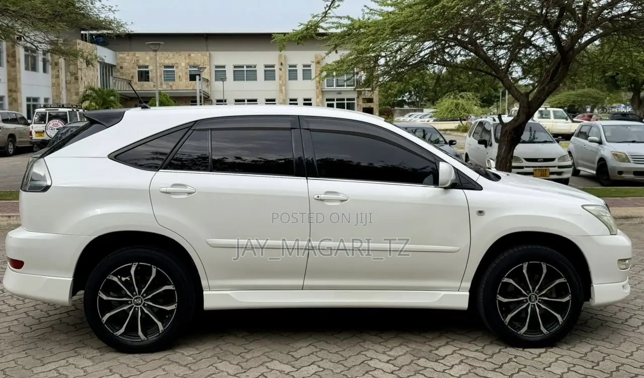 Toyota Harrier 2005 White
