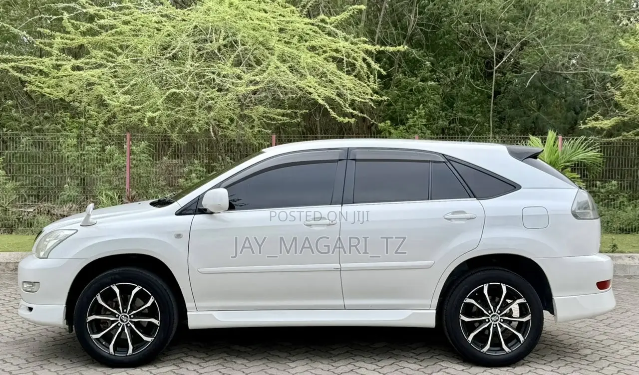 Toyota Harrier 2005 White