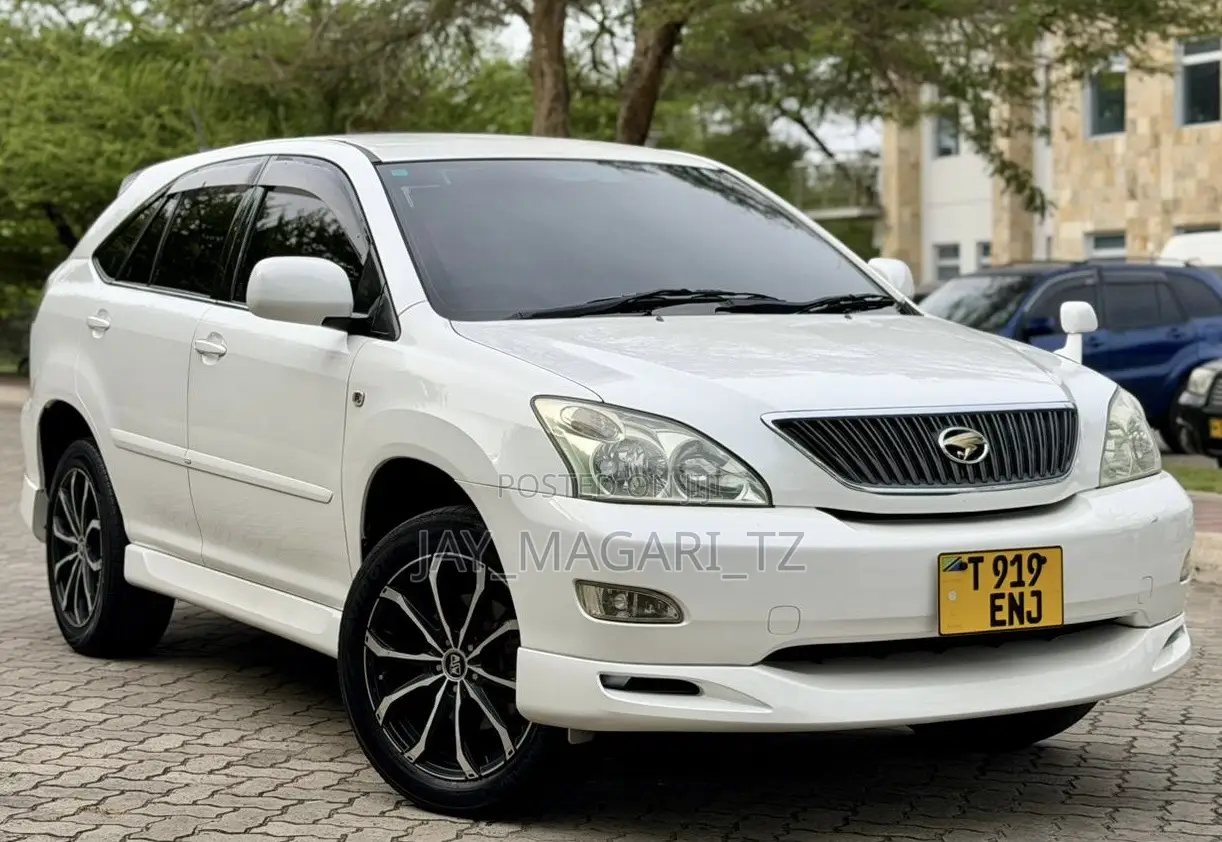 Toyota Harrier 2005 White