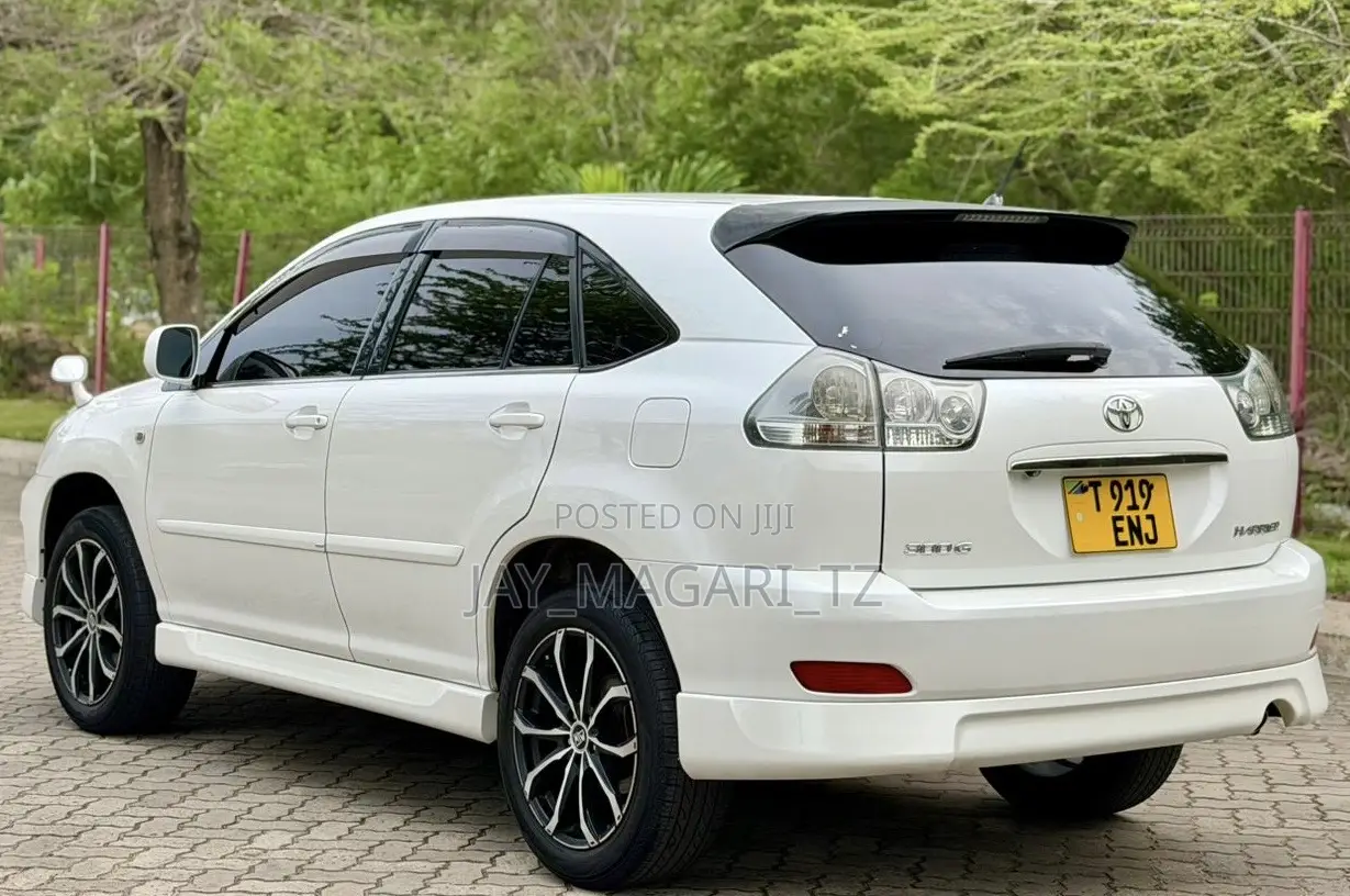 Toyota Harrier 2005 White