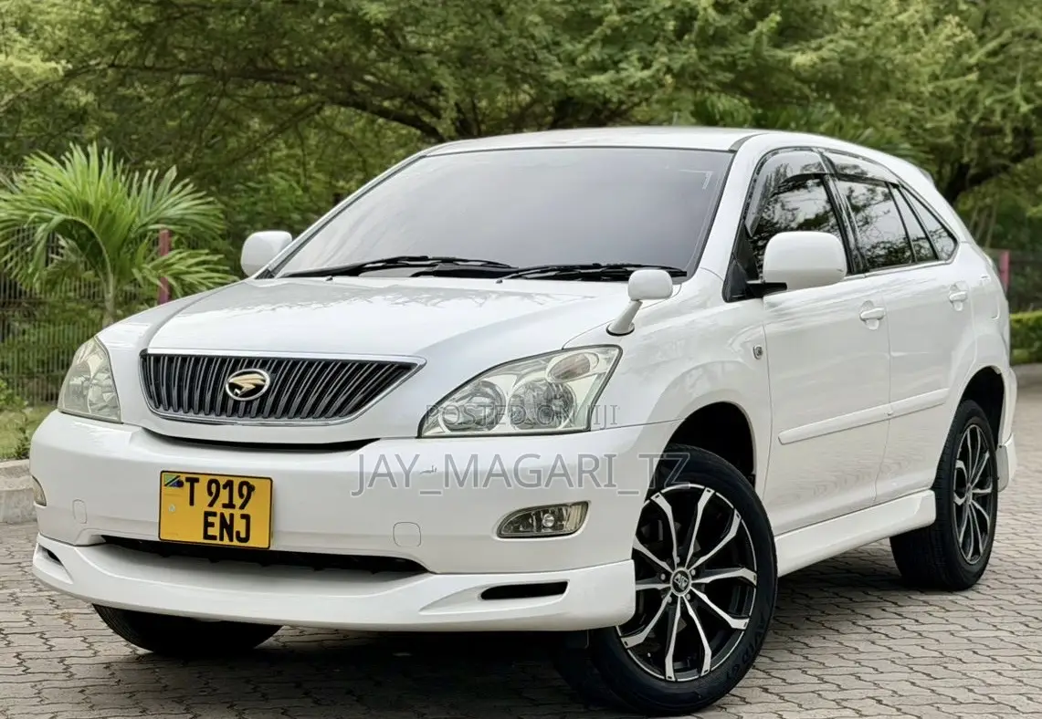 Toyota Harrier 2005 White