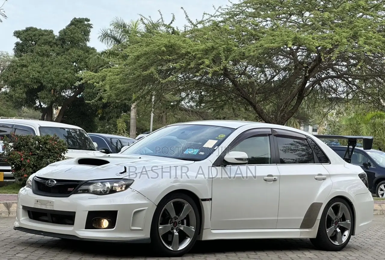 Subaru Impreza WRX STI 2.0 AWD 2010 White