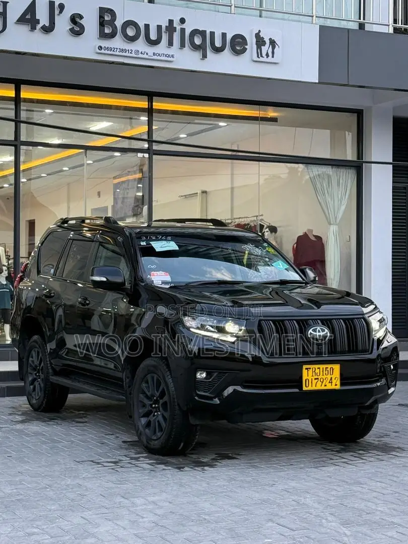 Toyota Land Cruiser Prado 2024 Black