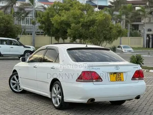 Toyota Crown 2007 White