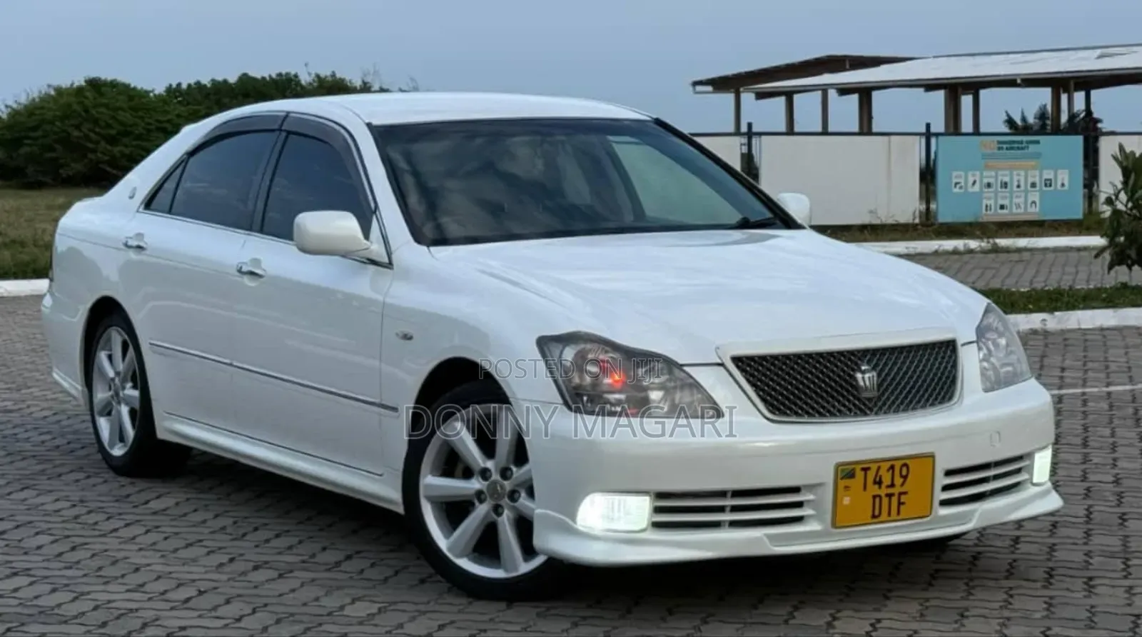 Toyota Crown 2006 White