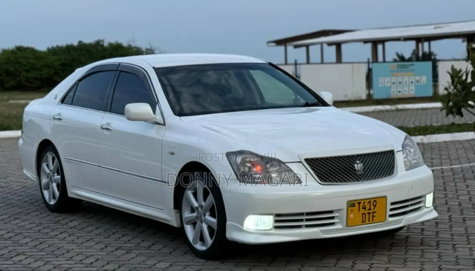 Toyota Crown 2006 White