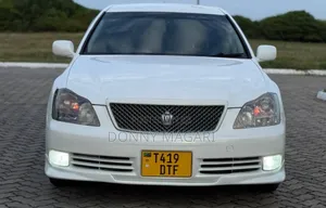 Toyota Crown 2006 White