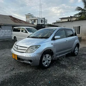 Toyota IST 2005 Silver