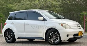 Toyota IST 2004 White