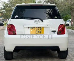 Toyota IST 2004 White
