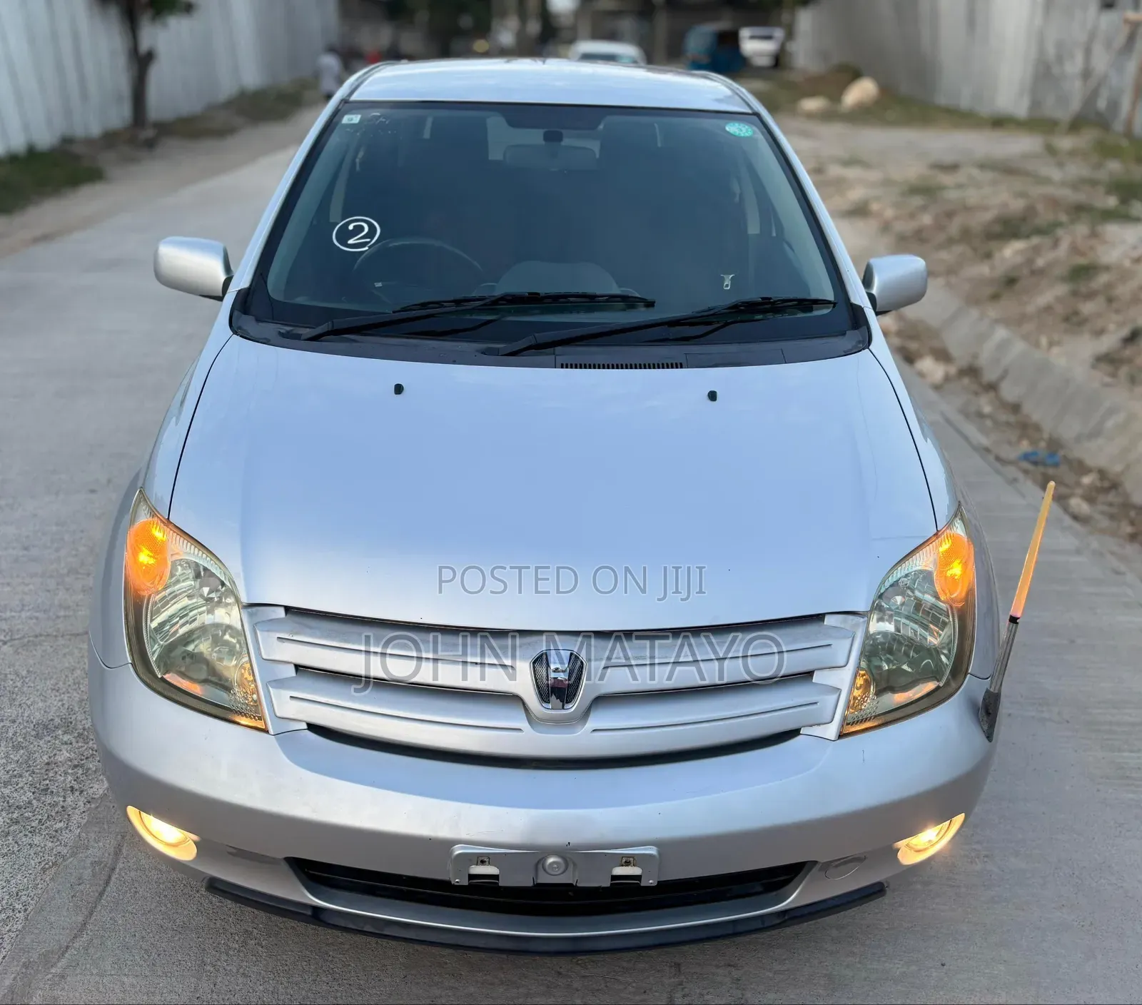 Toyota IST 2004 Silver