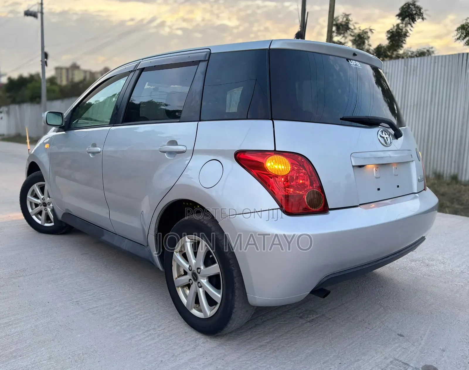 Toyota IST 2004 Silver