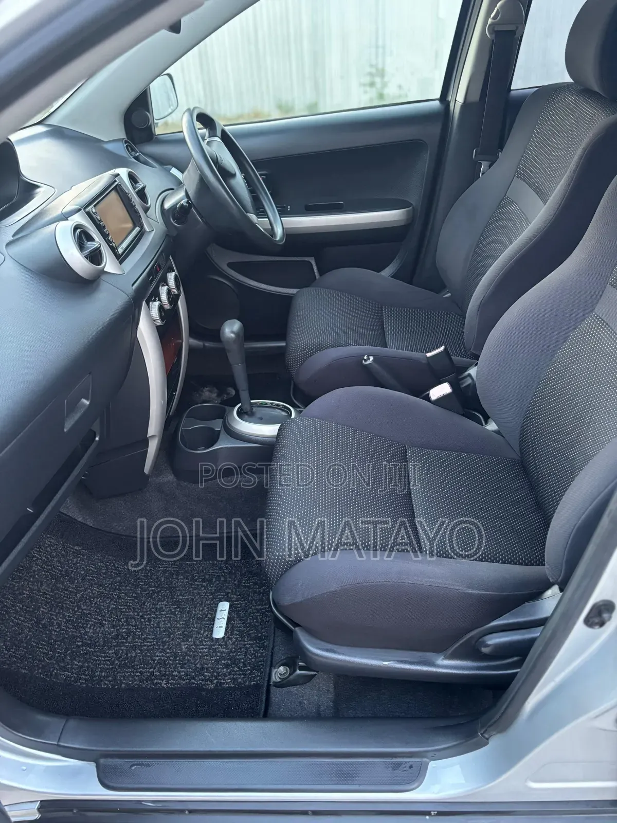 Toyota IST 2004 Silver