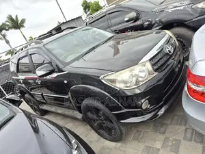 Toyota Fortuner 2.7 RWD 2005 Black
